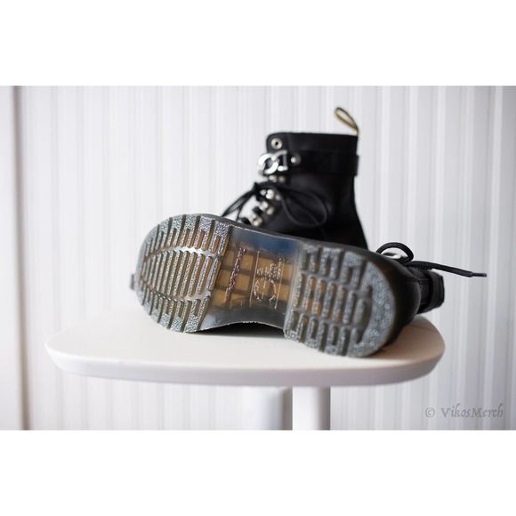 Dr. Martens 1460 PASCAL WOMEN'S CHAIN LEATHER LACE UP BOOTS 8 Ladies - Picture 2 of 5